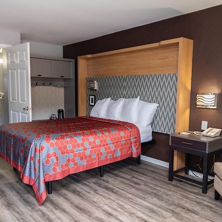 Columbus Inn And Suites Zewnętrze zdjęcie