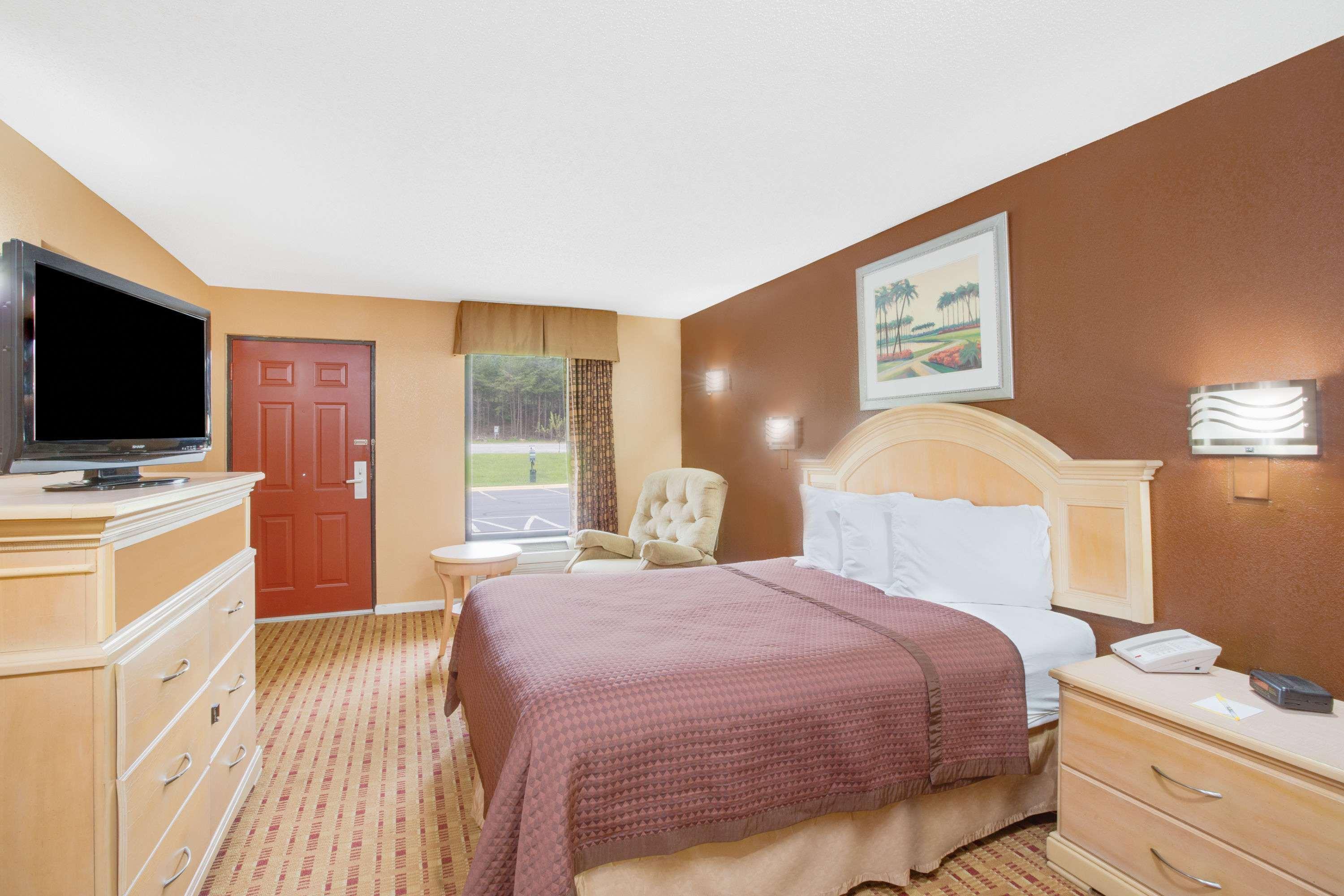 Columbus Inn And Suites Zewnętrze zdjęcie