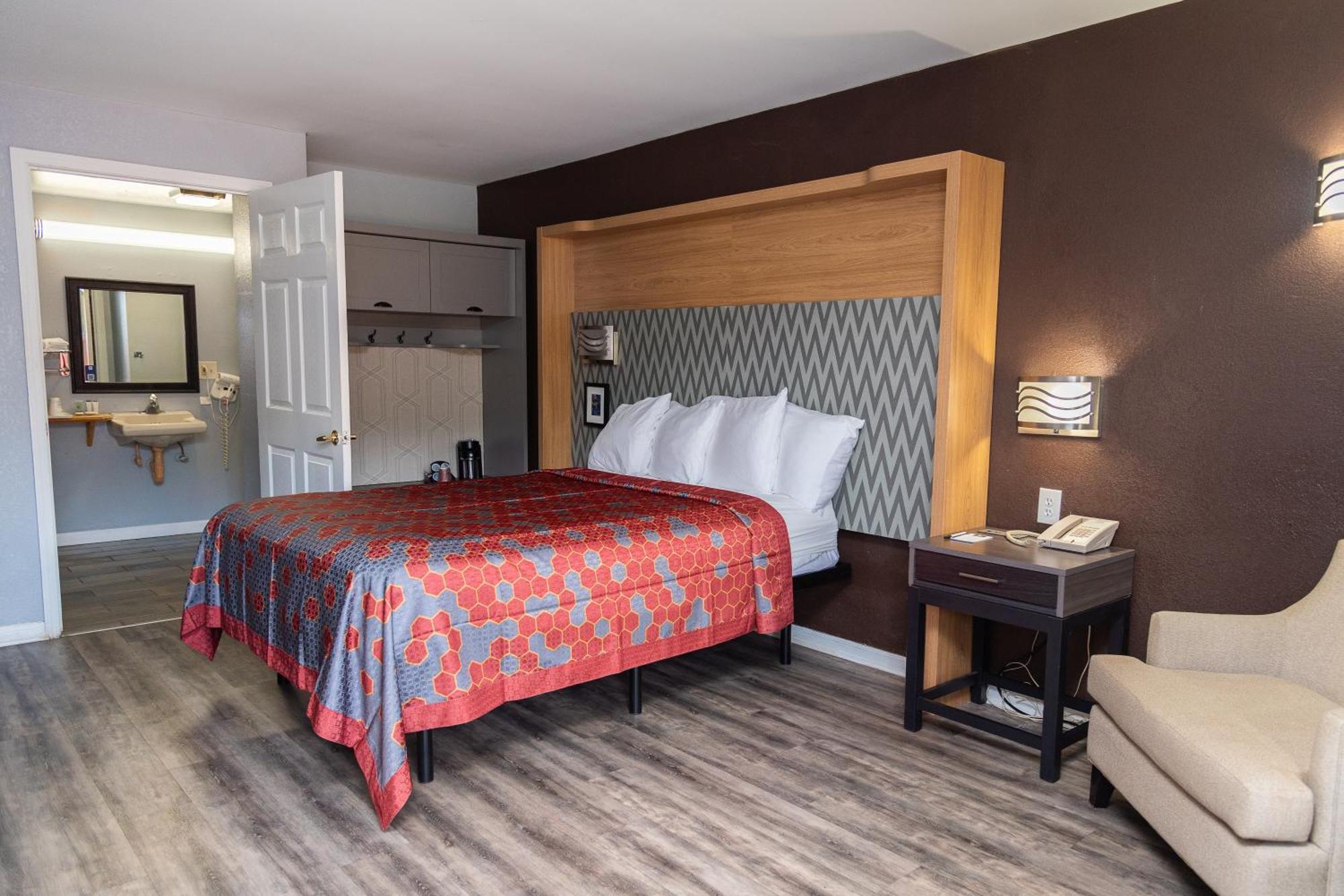Columbus Inn And Suites Zewnętrze zdjęcie
