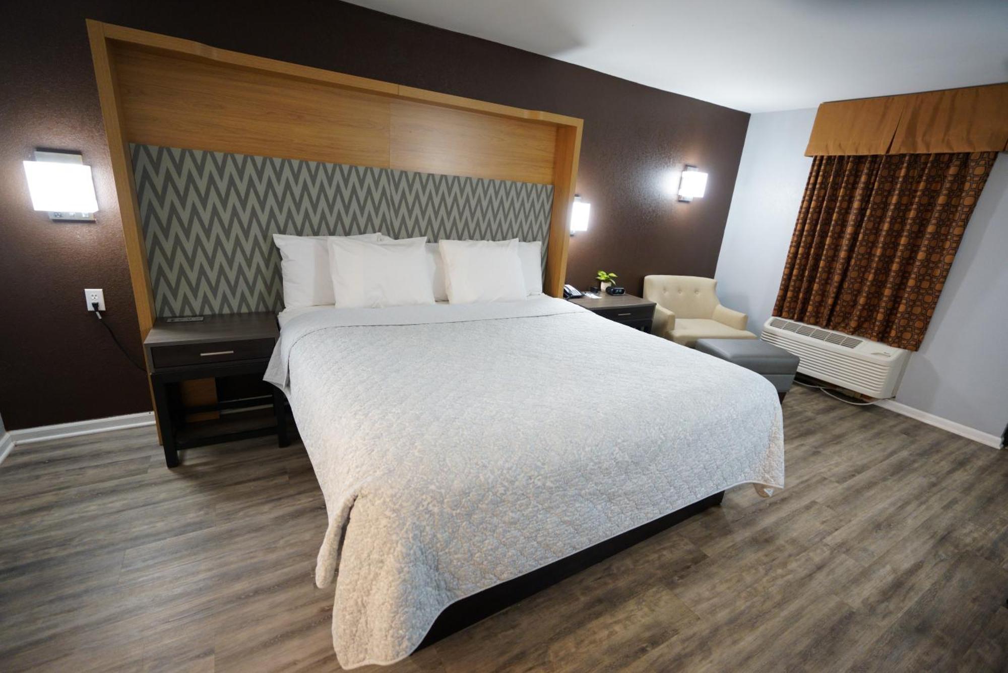 Columbus Inn And Suites Zewnętrze zdjęcie