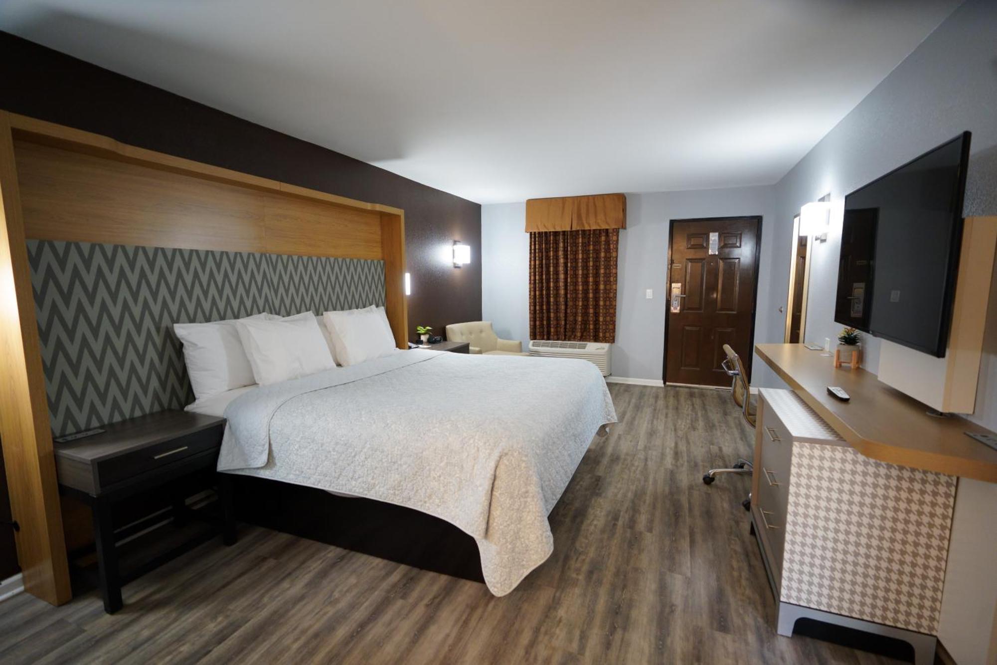 Columbus Inn And Suites Zewnętrze zdjęcie