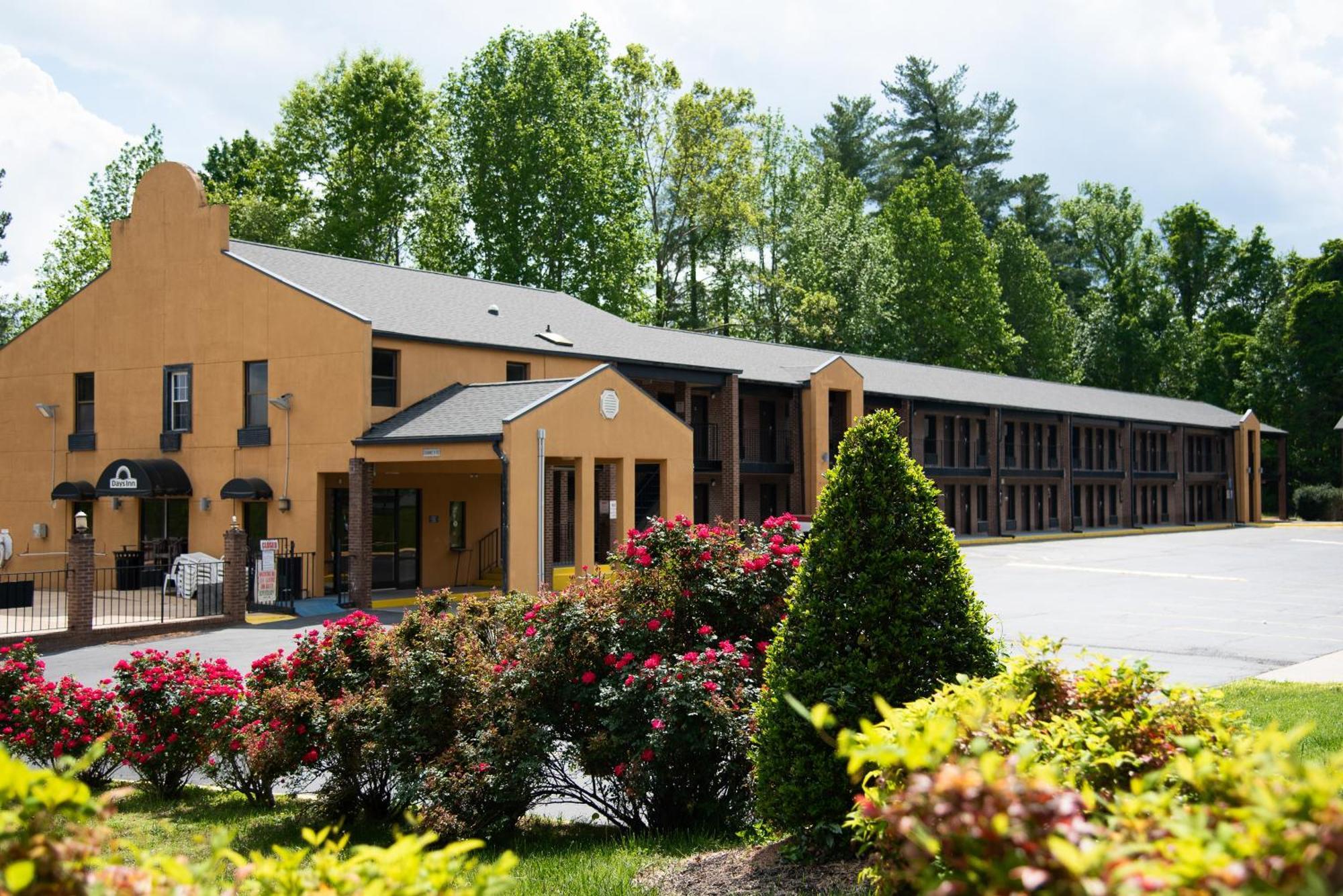 Columbus Inn And Suites Zewnętrze zdjęcie
